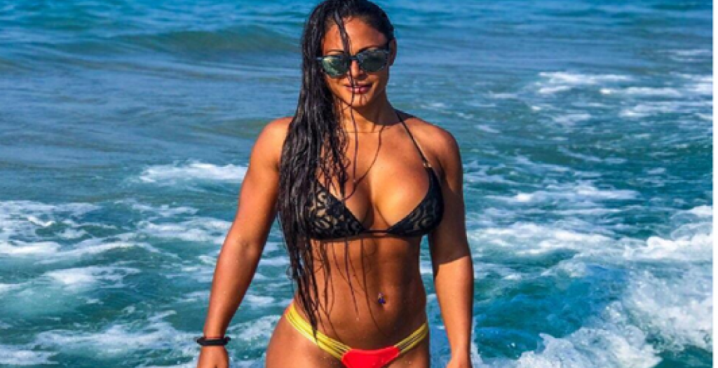 Αποστολία Λυβιάκη: Προκαλεί εγκεφαλικά με το «οσκαρικό» κορμί της – Φωτογραφίες ακατάλληλες για καρδιακούς