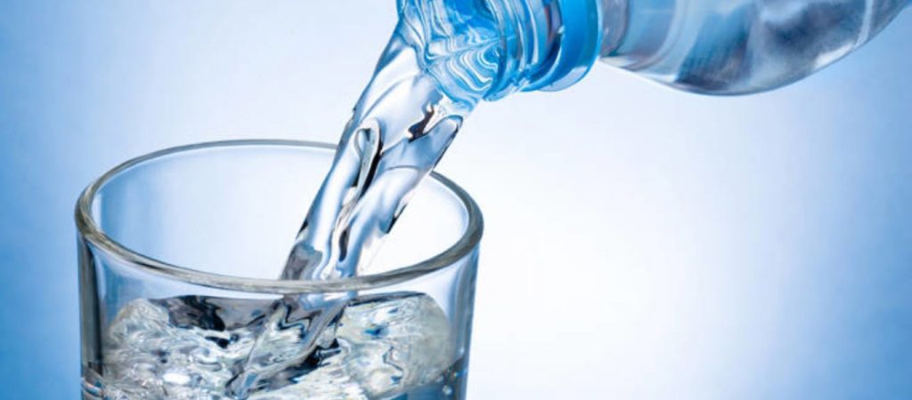 Εσύ το ήξερες; – Να γιατί πρέπει να πίνεις νερό όταν οδηγείς