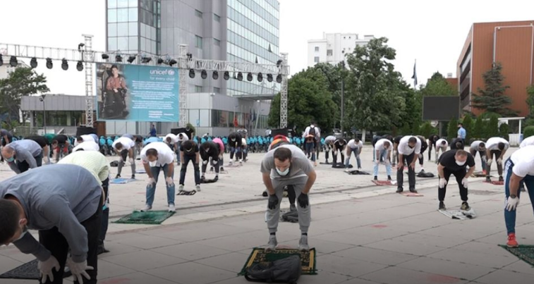 Κοσσυφοπέδιο; Διαμαρτυρία μουσουλμάνων γιατί δεν τους άνοιξαν τα τζαμιά λόγω κορωνοϊού