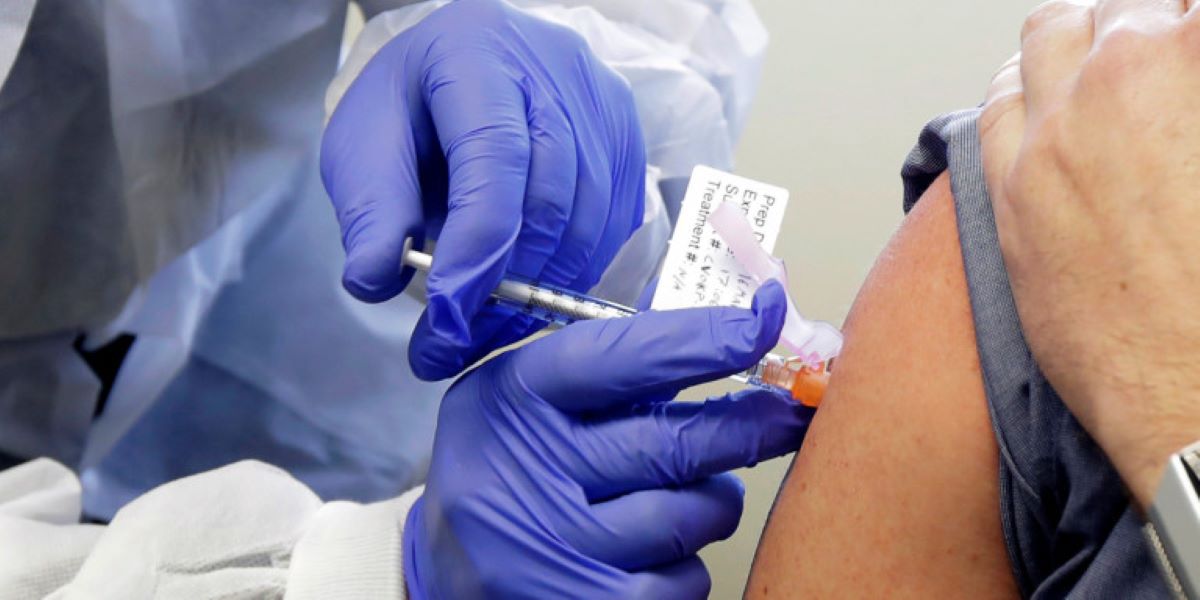 Κορωνοϊός: ΗΠΑ και Βρετανία εξασφαλίζουν (από τώρα) πιθανά εμβόλια κατά της πανδημίας