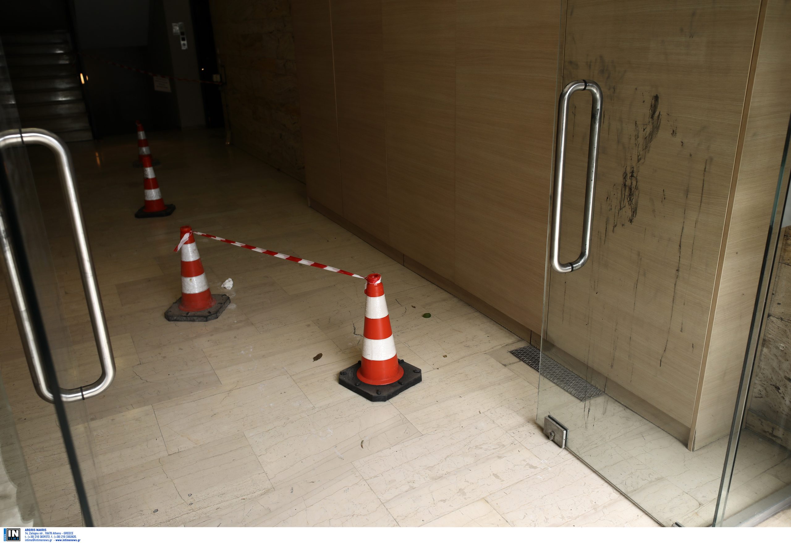 Καλλιθέα: «Οι ποινές για επιθέσεις με βιτριόλι είναι αστείες – Ο δράστης δεν μπορεί να κρατηθεί» (βίντεο)