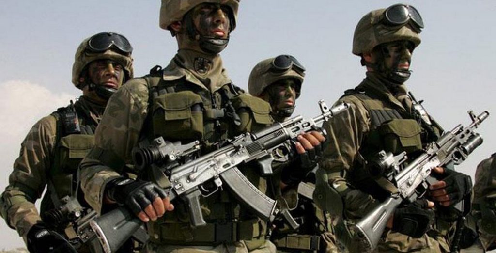 Ε.Φ: Θεατρική παράσταση τα δήθεν «καψόνια» με πρωταγωνιστές Εθνοφρουρούς στην Κύπρο!