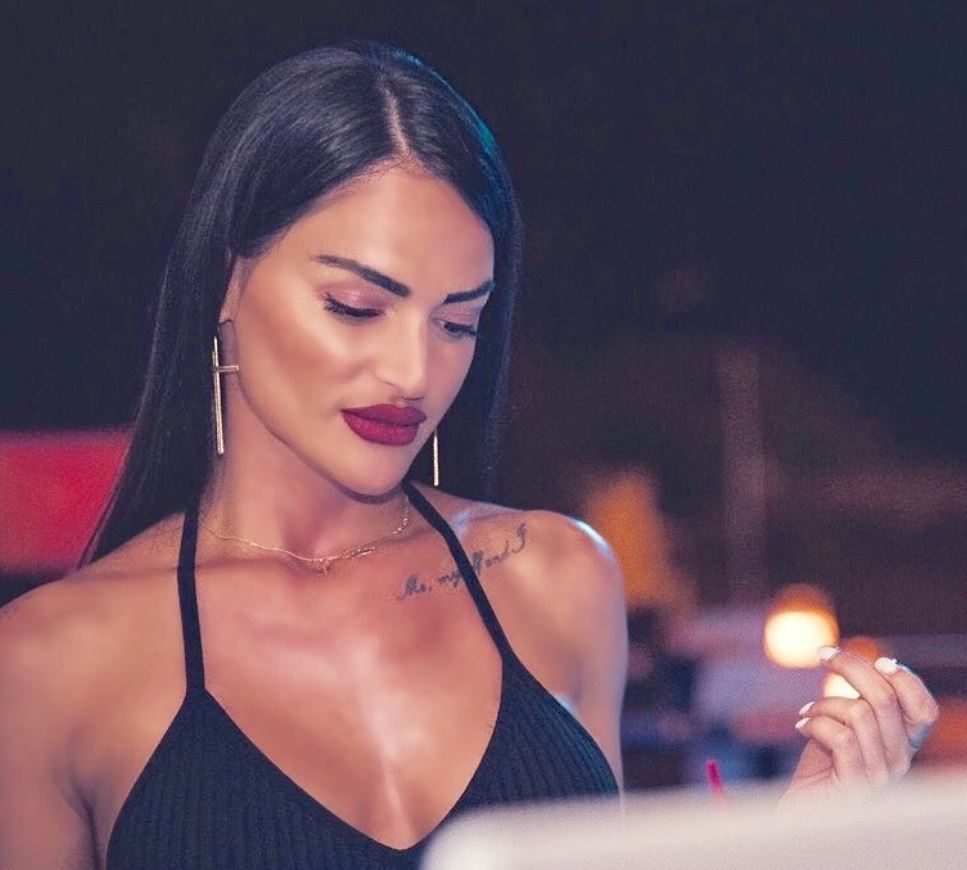 Η Νικολίνα Μήλιου είναι η χορεύτρια που μας αναστατώνει με τα… αποκαλυπτικά της μπικίνι! (φώτο)