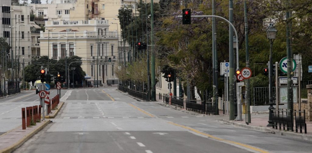 Ψυχοθεραπευτής δηλώνει: «Οι φανατικοί υπέρ του lockdown συμπεριφέρονται σαν όσους περίμεναν τα UFO»