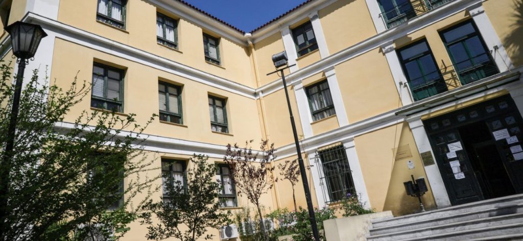 Ευελπίδων: Εμπρησμός αυτοκίνητων κάτω από τη «μύτη» της ΕΛΑΣ – Φωτογραφίες από τα κατεστραμμένα οχήματα (upd)