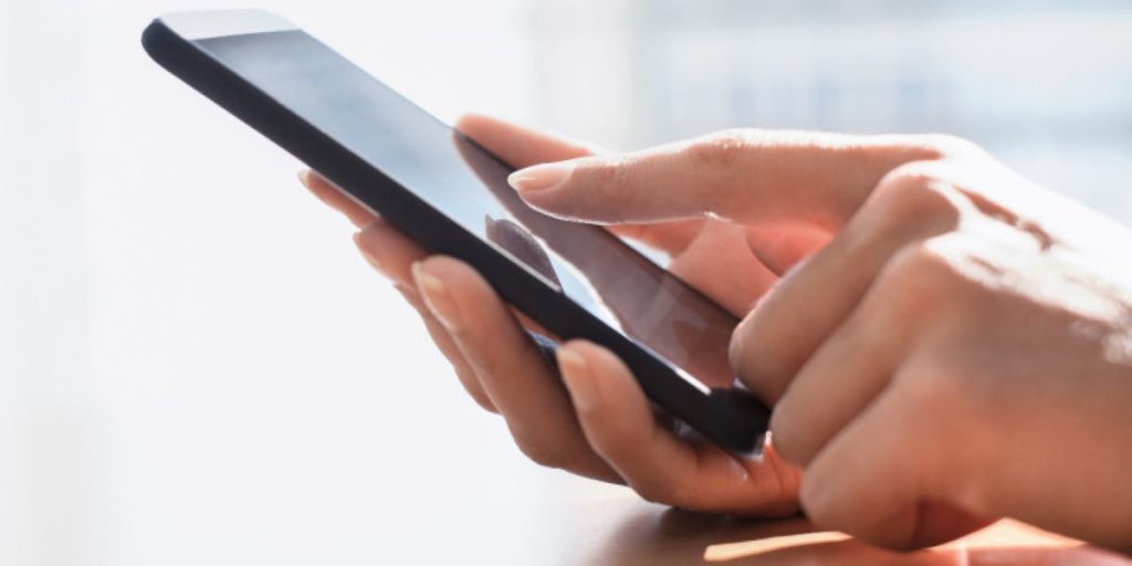 Γαλλία: Έντονες αντιδράσεις για εφαρμογή παρακολούθησης πολιτών λόγω πανδημίας