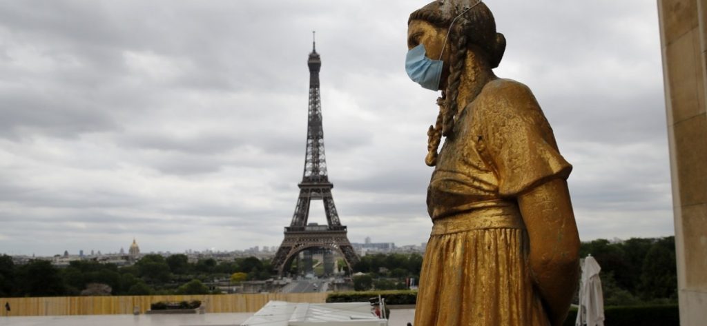 Γαλλία: Κυβερνητικό μήνυμα προς τους πολίτες – «Μείνετε σπίτι και μην πάτε διακοπές»