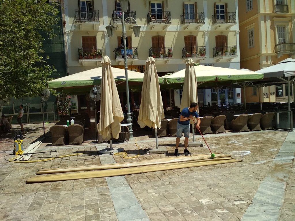 Έτσι θα λειτουργούν από σήμερα εστιατόρια και καφετέριες – Oι κανόνες για αποστάσεις και μέτρα ασφαλείας (βίντεο)