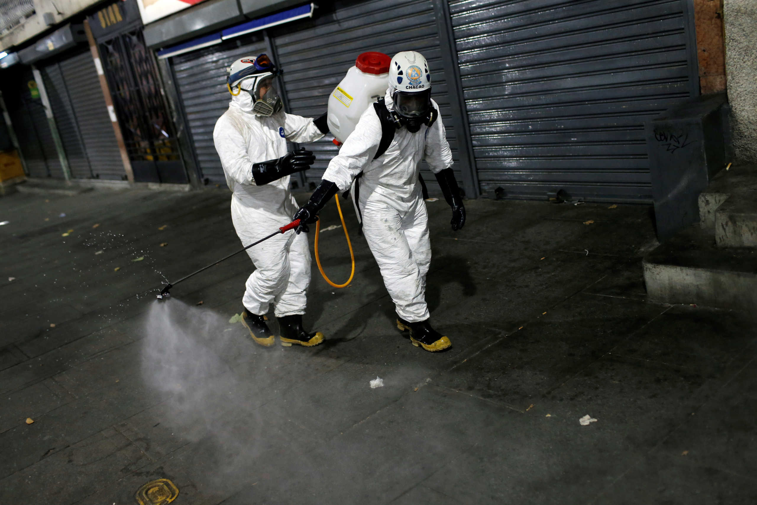 Υπερδιπλασιάστηκαν τα κρούσματα κορωνοϊού στη Βενεζουέλα – «Λουκέτο» στην ανοιχτή αγορά