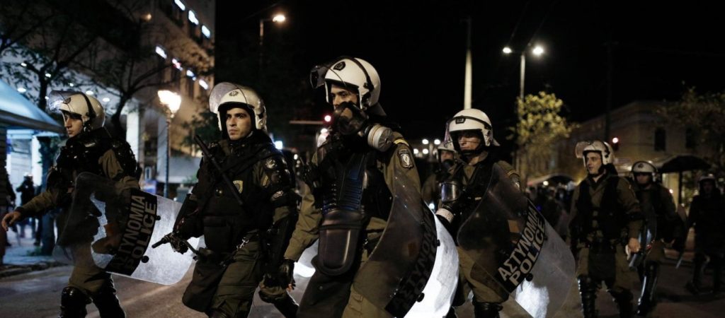 Άρον-άρον επιστρέφουν οι δυνάμεις ασφαλείας στα σύνορα – Τις είχαν αποσύρει για να κυνηγούν πολίτες στις πλατείες!