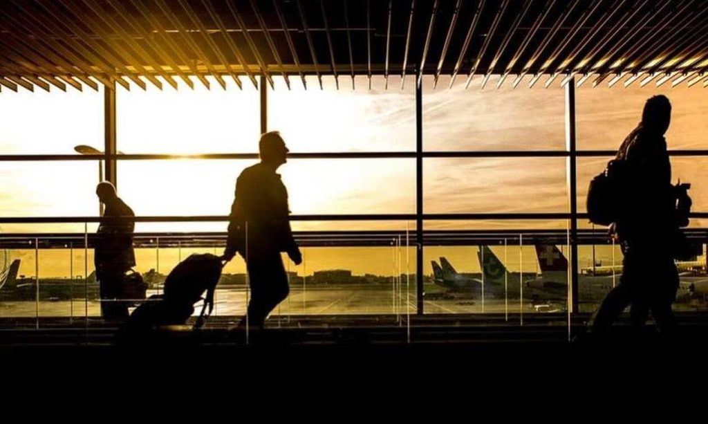 Οι ΗΠΑ επισπεύδουν κατά δύο μέρες τους περιορισμούς για τα ταξίδια από τη Βραζιλία