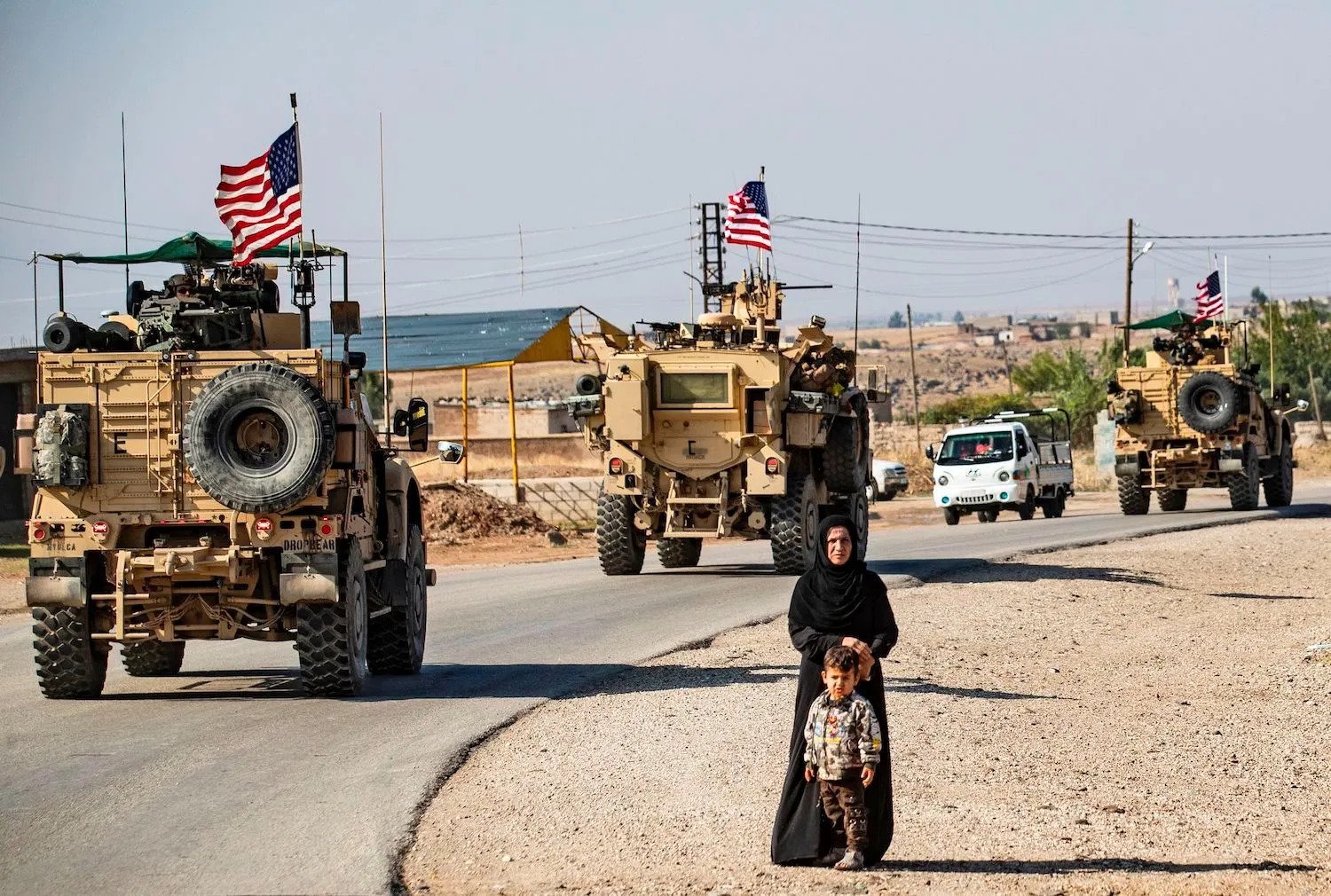 Επίθεση κατά κοινής περιπόλου Αμερικανών και Κούρδων στη βόρεια Συρία