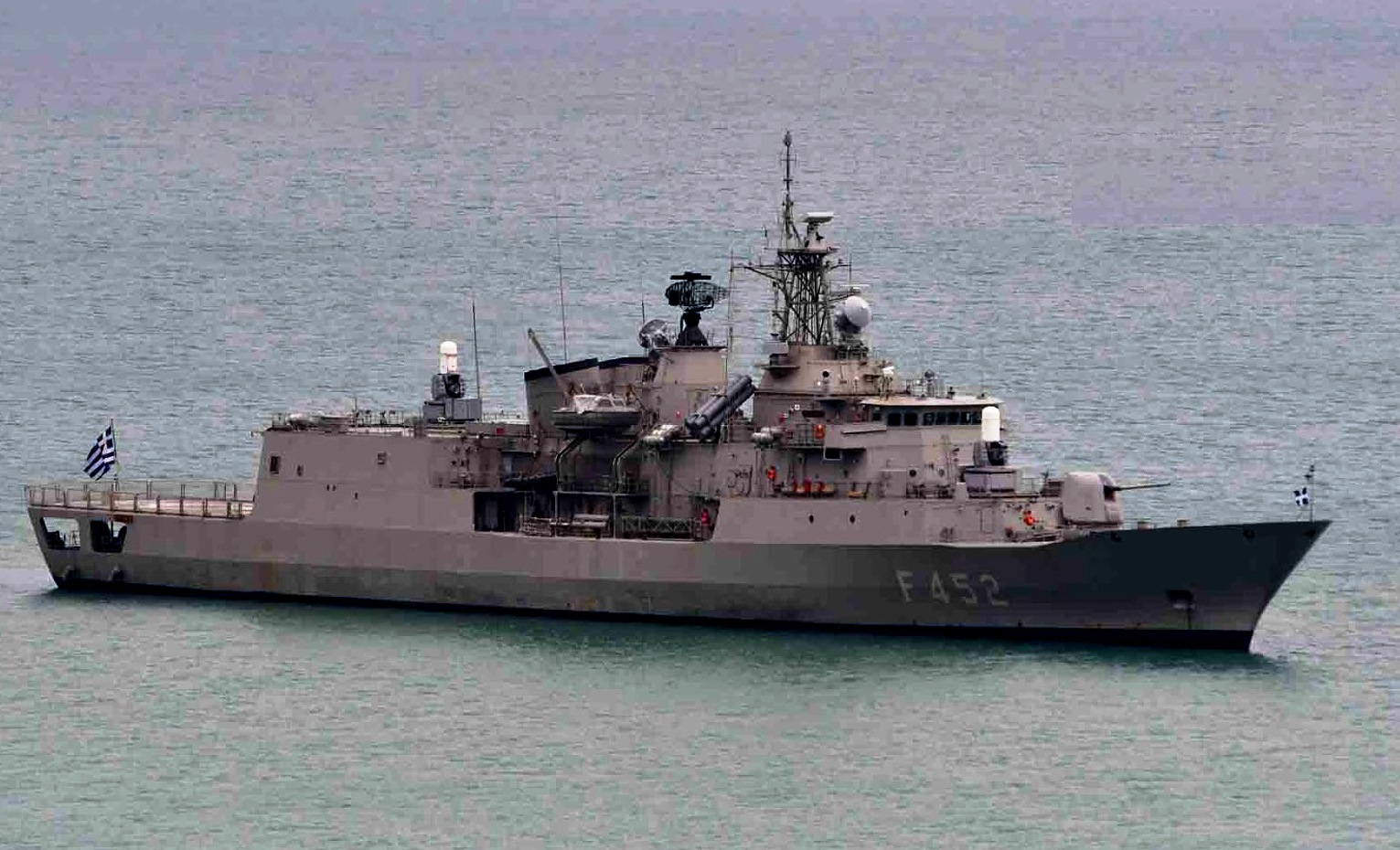 Βλάβη στη φρεγάτα F452 «ΥΔΡΑ»: Δεν πάει στη Λιβύη – Την αντικαθιστούν με τη φρεγάτα F453 «ΣΠΕΤΣΑΙ»