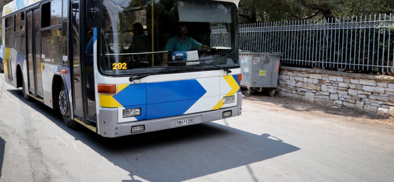 Συγκλονίζει η μαρτυρία του οδηγού που ξυλοκοπήθηκε στη Βάρκιζα: «Με χτύπαγαν με μπουνιές – Τυχαία ήρθε η αστυνομία»