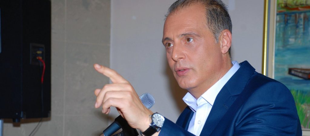 Κ.Βελόπουλος: «Τα Σκόπια έχουν κάνει 72 παραβιάσεις της συμφωνίας των Πρεσπών, γιατί δεν την καταγγέλλετε;»