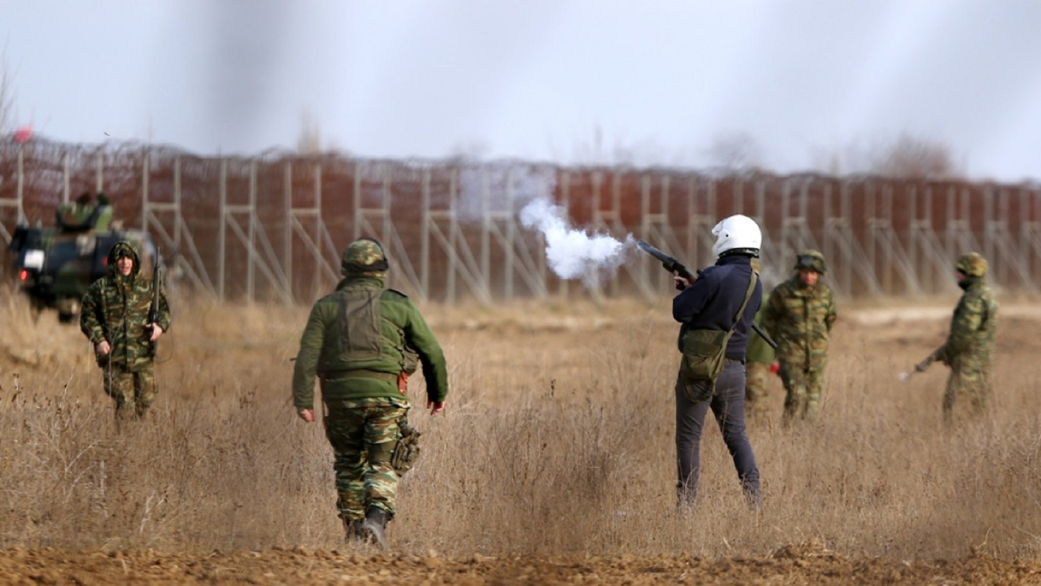 Έβρος: Στο πλευρό των Ενόπλων Δυνάμεων οι αγρότες – Φωτίζουν τα σύνορα