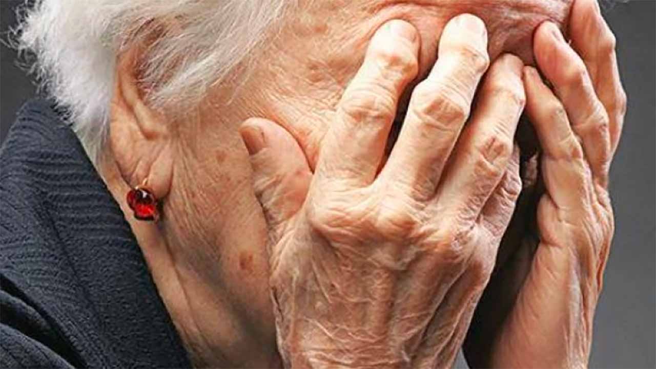 Τρίκαλα: 73χρονος ξυλοκόπησε τη σύζυγο του την ώρα που κοιμόταν!