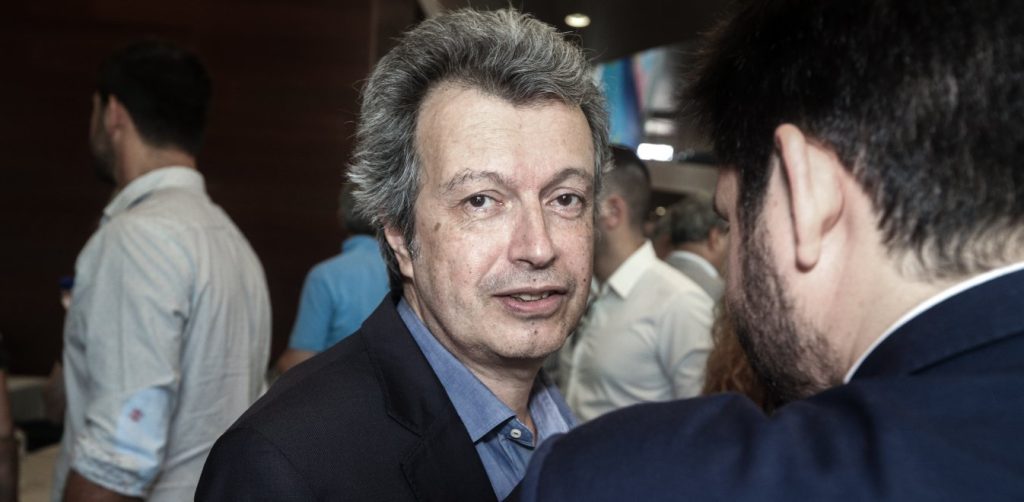 Ο.Π.Τατσόπουλος «στήνει» στον τοίχο τον Κ.Μπογδάνο: «Μην ξαναμπείς στη Βουλή σε περιμένει το Δελφινάριο»