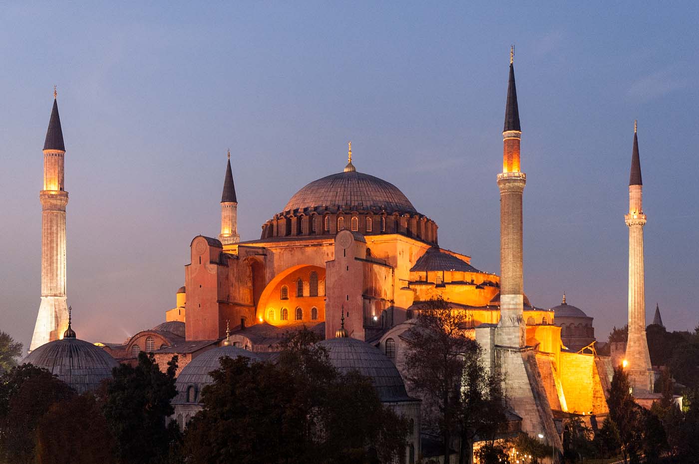 Τα επτά διαφορετικά ονόματα της Κωνσταντινούπολης και ο συμβολισμός του αριθμού