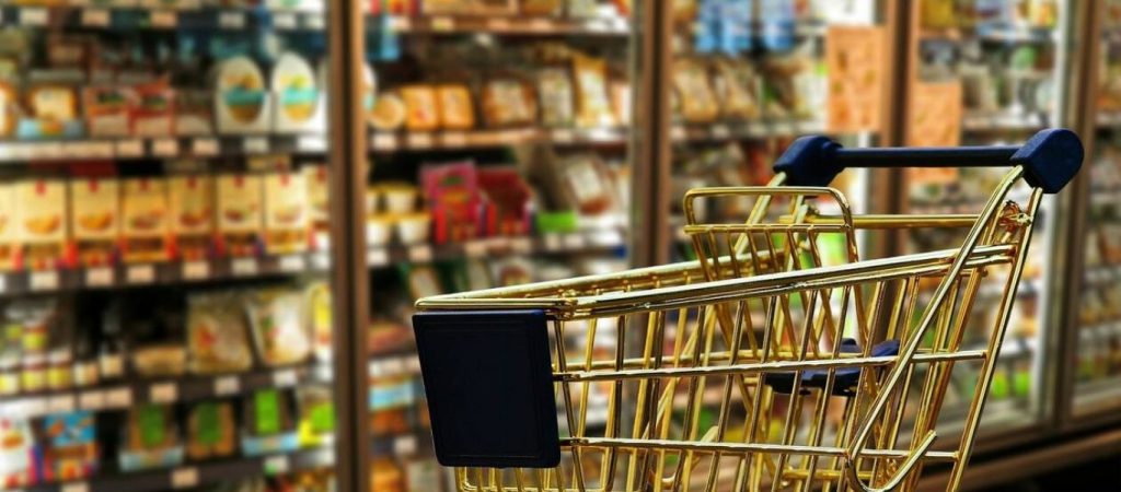 Σε αυτά τα προϊόντα μειώνεται ο ΦΠΑ στο 13% από τη Δευτέρα – Δείτε αναλυτικά