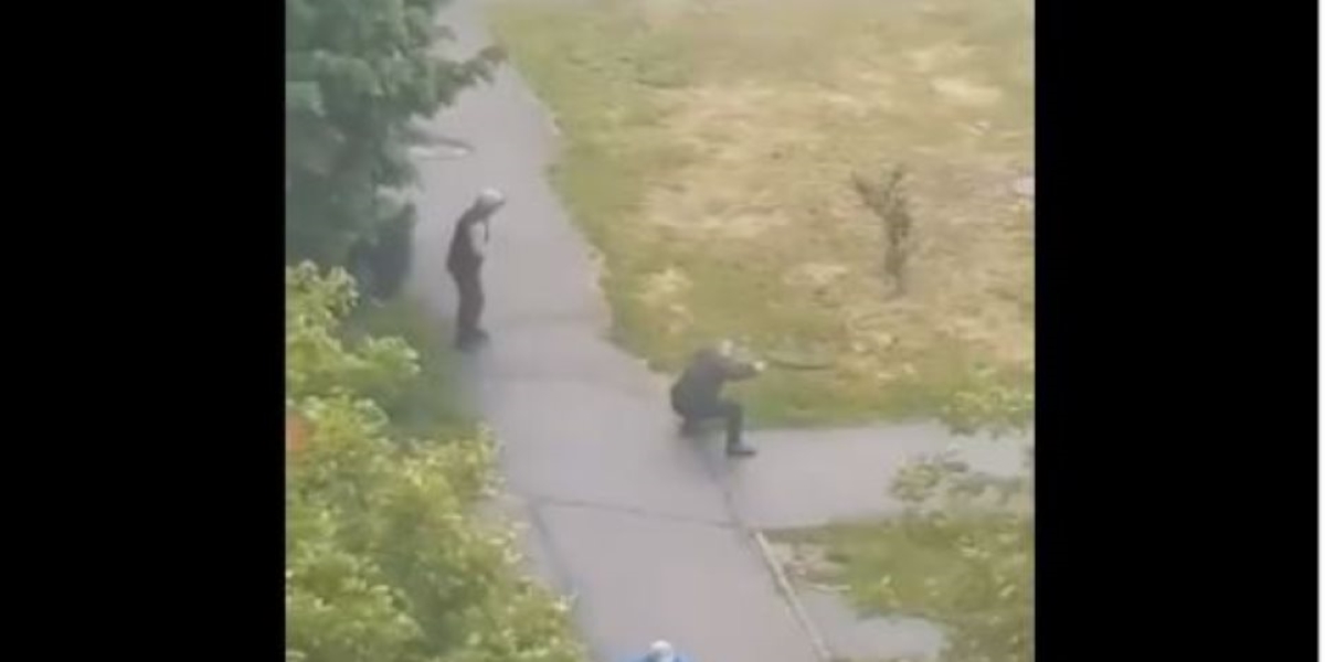 Καρέ – καρέ η συμπλοκή ένοπλων συμμοριών στην Ουκρανία – 3 τραυματίες και 21 συλλήψεις (βίντεο)