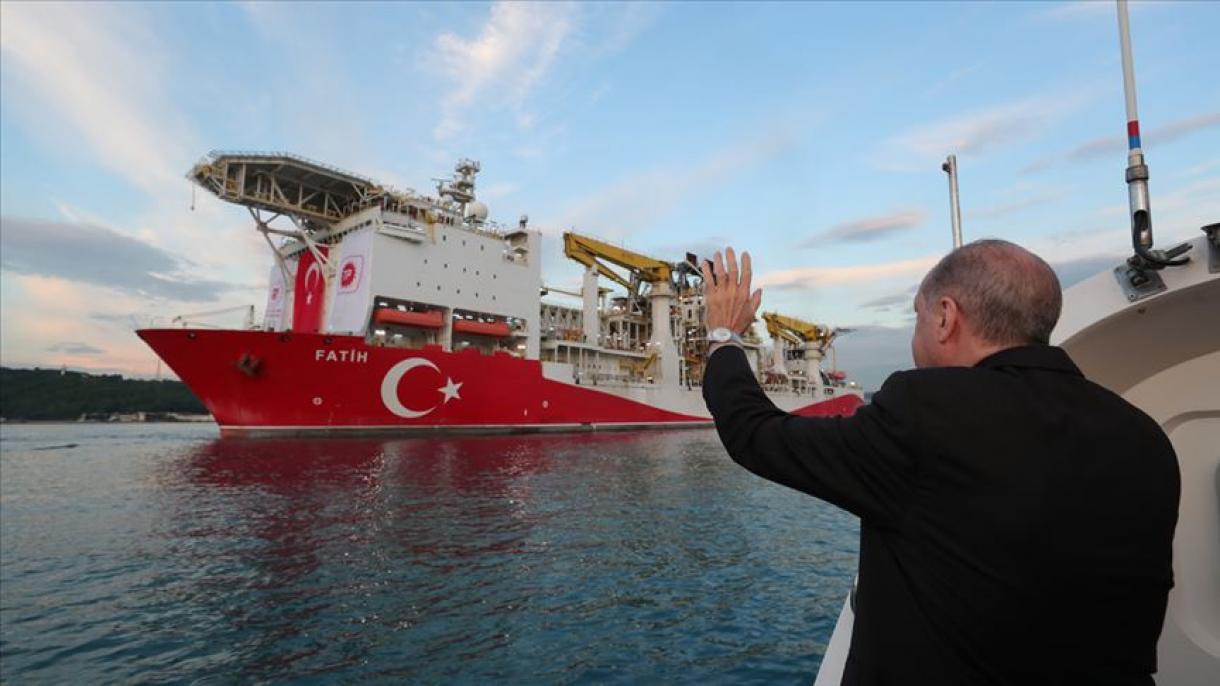 Ο υπουργός Ενέργειας της Τουρκίας έδωσε στην δημοσιότητα την διαδρομή του γεωτρύπανου «Φατίχ» προς την Μαύρη Θάλασσα