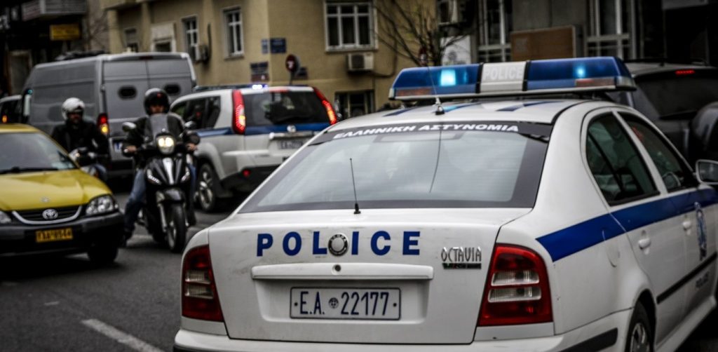 Καβάλα: Άνδρας έκλεψε παπούτσια αφού πρώτα τα… μύρισε (φώτο)