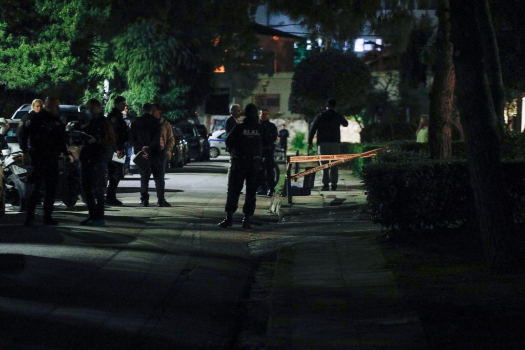 Δολοφονία στη Βούλα: Συμβόλαιο θανάτου «βλέπουν» οι αρχές – Από τις πιο «επαγγελματικές» εκτελέσεις των τελευταίων ετών