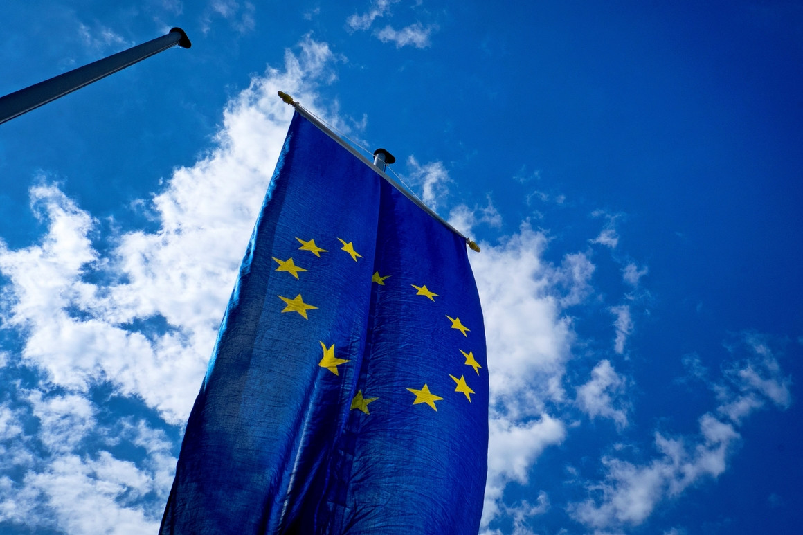 ΕΕ: «Στηρίζουμε τον ΠΟΥ – Να επανεξετάσουν την απόφαση τους οι ΗΠΑ»