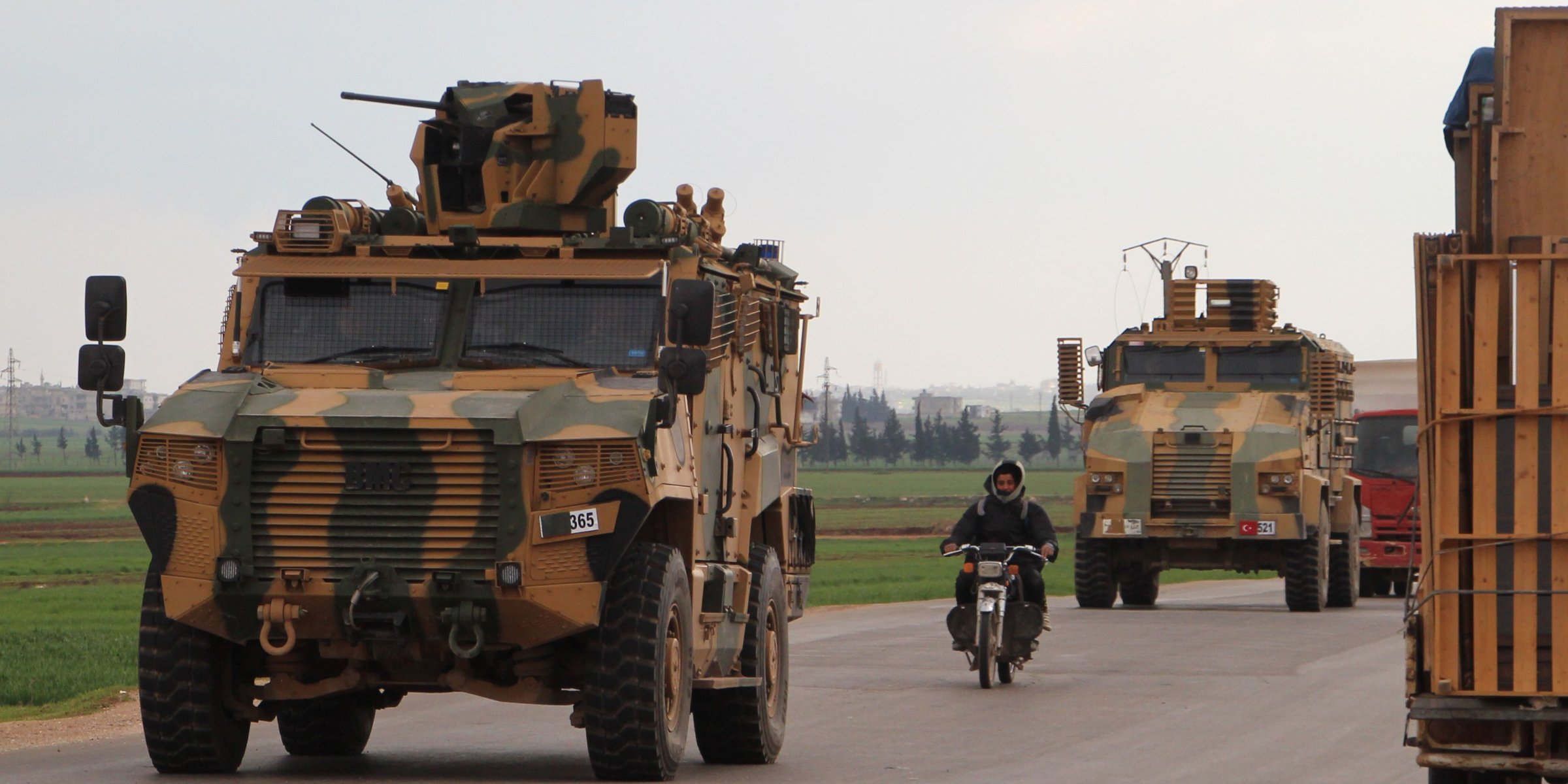Βίντεο: Βαριές οι απώλειες για τουρκικές δυνάμεις και τουρκόφιλους στην Λιβύη – Με φορτηγά μαζεύουν άψυχα σώματα
