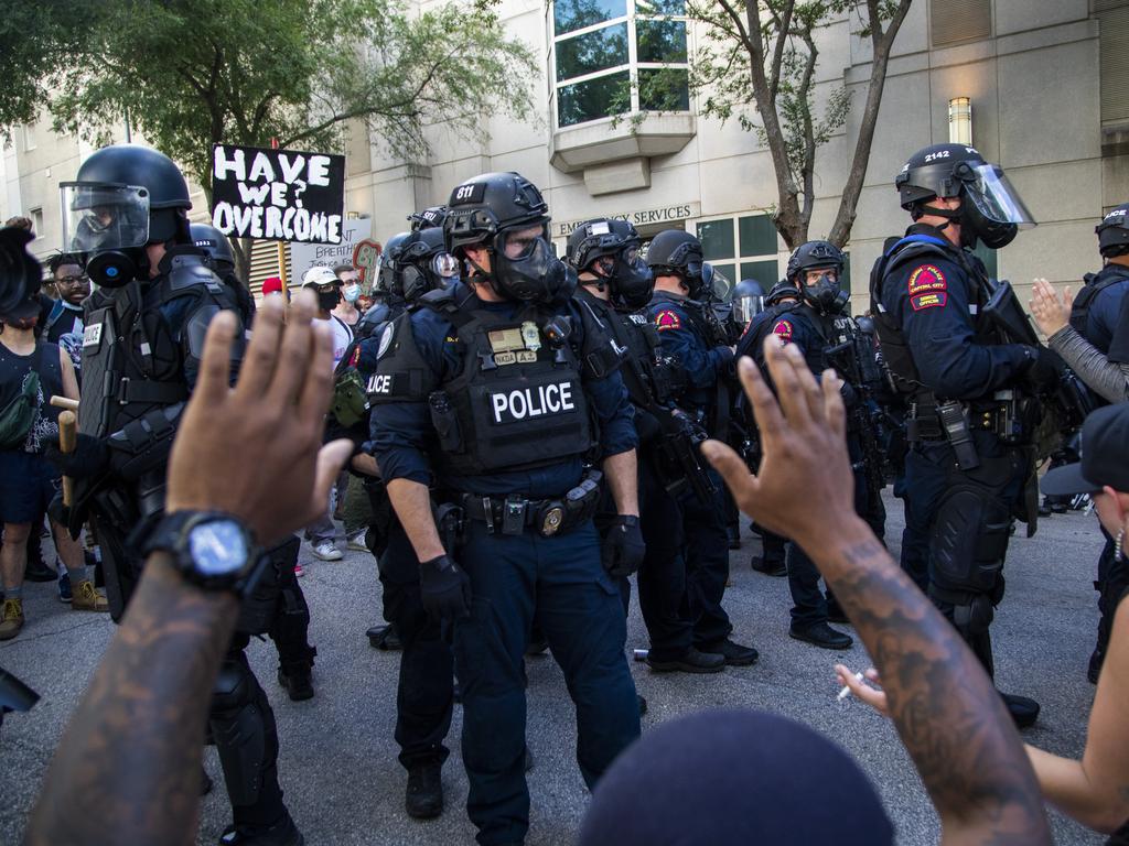 Ρωσική διαμαρτυρία για την επίθεση αστυνομίας στις ΗΠΑ κατά δημοσιογράφου του RIA Novosti