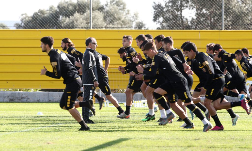 ΑΕΚ: «Κόφτης» στα συμβόλαια λόγω κορωνοϊού αλλά και κίνητρο επιστροφής για τους ποδοσφαιριστές