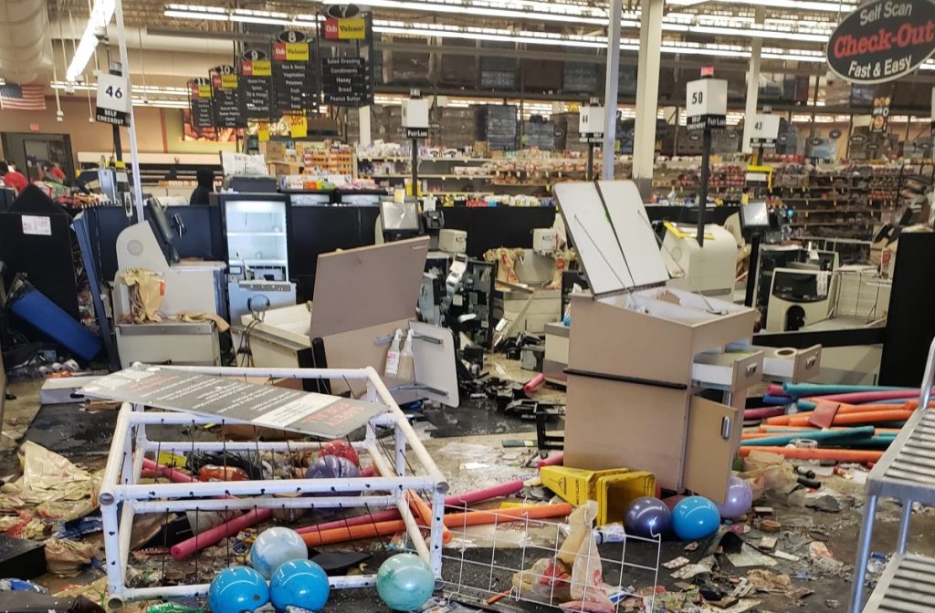 Σικάγο-επεισόδια: Πήγαν για… ψώνια στη Nike της γειτονιάς