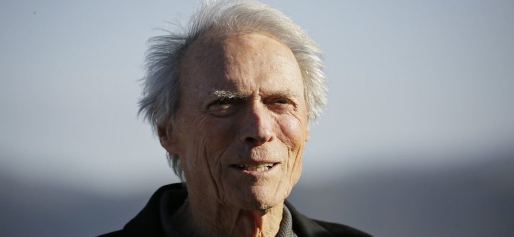 «Προσπάθησα να είμαι λογικός. Δεν μου άρεσε»: 10 ατάκες από τον Κλιντ Ίστγουντ που άφησαν…. εποχή