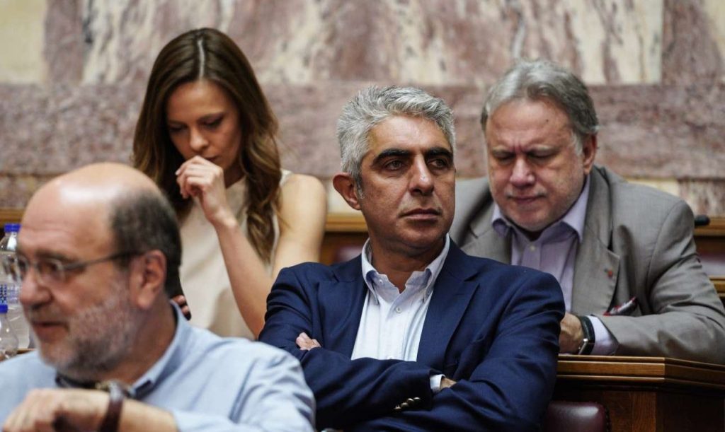 Ένταση και αποδοκιμασίες κατά του Γιώργου Τσίπρα στα Μέγαρα – «Προδότη ξεφτίλα» (βίντεο)