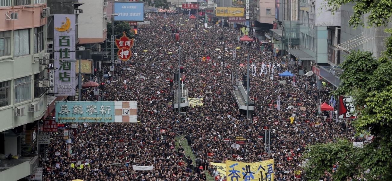Νέα ένταση μεταξύ Χονγκ Κονγκ – Κίνας: Απαγορεύτηκαν οι συγκεντρώσεις για την επέτειο της σφαγής της Τιενανμέν