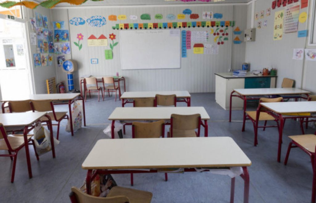 «Πρώτο κουδούνι» ξανά σήμερα για δημοτικά και νηπιαγωγεία – Οι κανόνες που πρέπει να τηρούνται