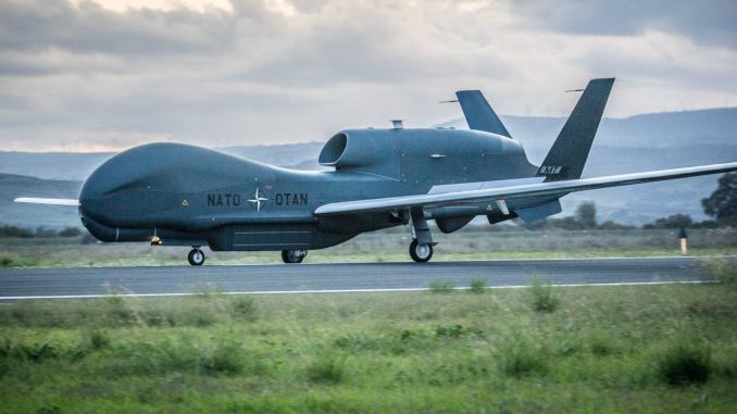  Ανάπτυξη Northrop Grumman RQ-4 Global Hawk από την νήσο Γκουαμ στην Ιαπωνία