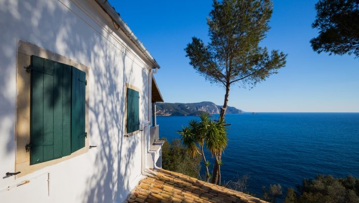 Ξεχάστε το Airbnb: Η νέα τάση διακοπών που κάνει θραύση το φετινό καλοκαίρι