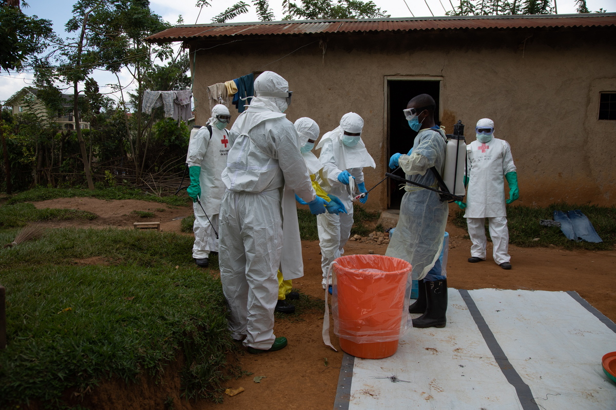 Συναγερμός στο Κονγκό: Πέντε νεκροί από Έμπολα – Ανάμεσά τους και μία έφηβη