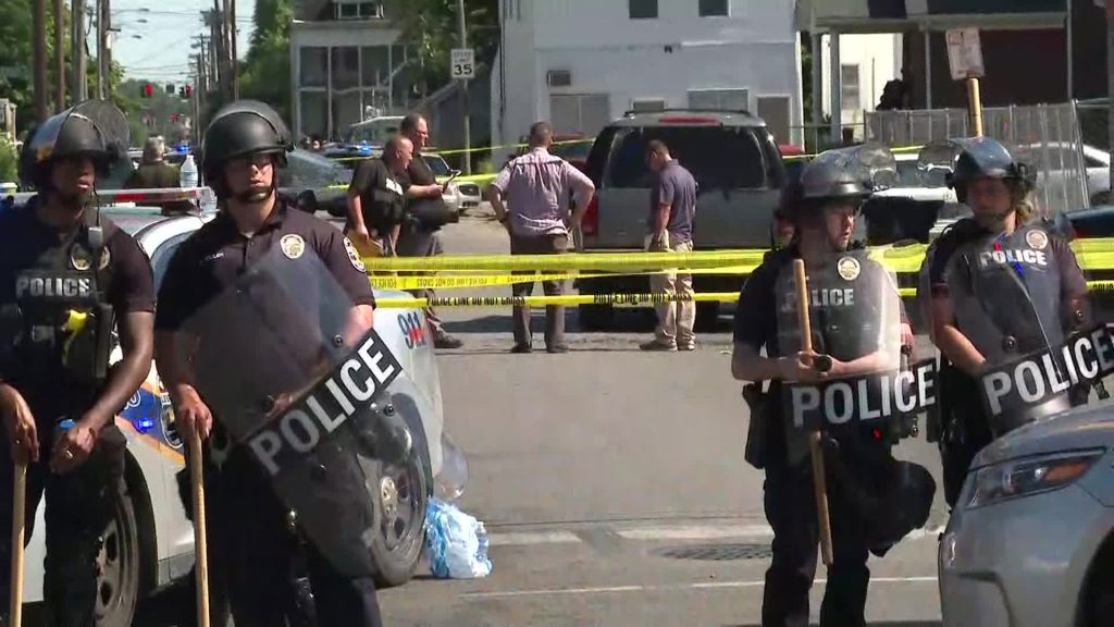 Τους ξεγέλασε: Τρομερή απόδραση άνδρα που τον είχε πιάσει η αστυνομία (βίντεο)