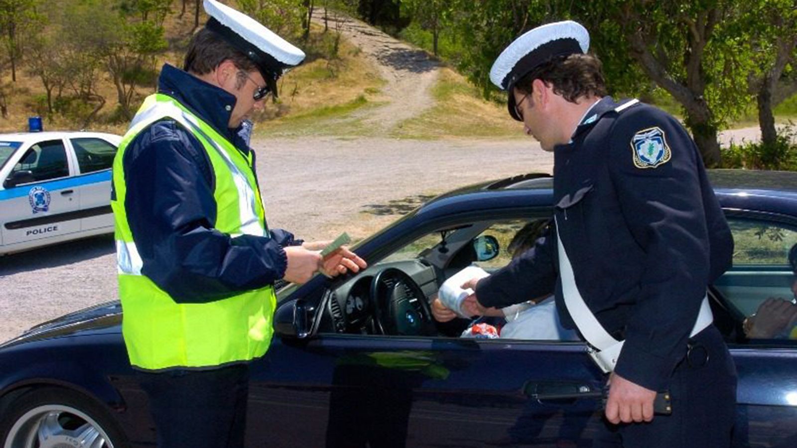 Τροχαία: 270 παραβάσεις για οδήγηση υπό την επήρεια αλκοόλ το τριήμερο