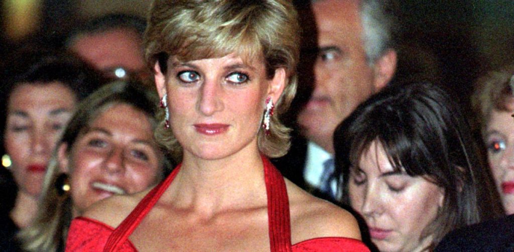 Νέα «μπηχτή» από τους Anonymous για τον θάνατο της Νταϊάνα – Δολοφονήθηκε από τη βασιλική οικογένεια; (φωτο)