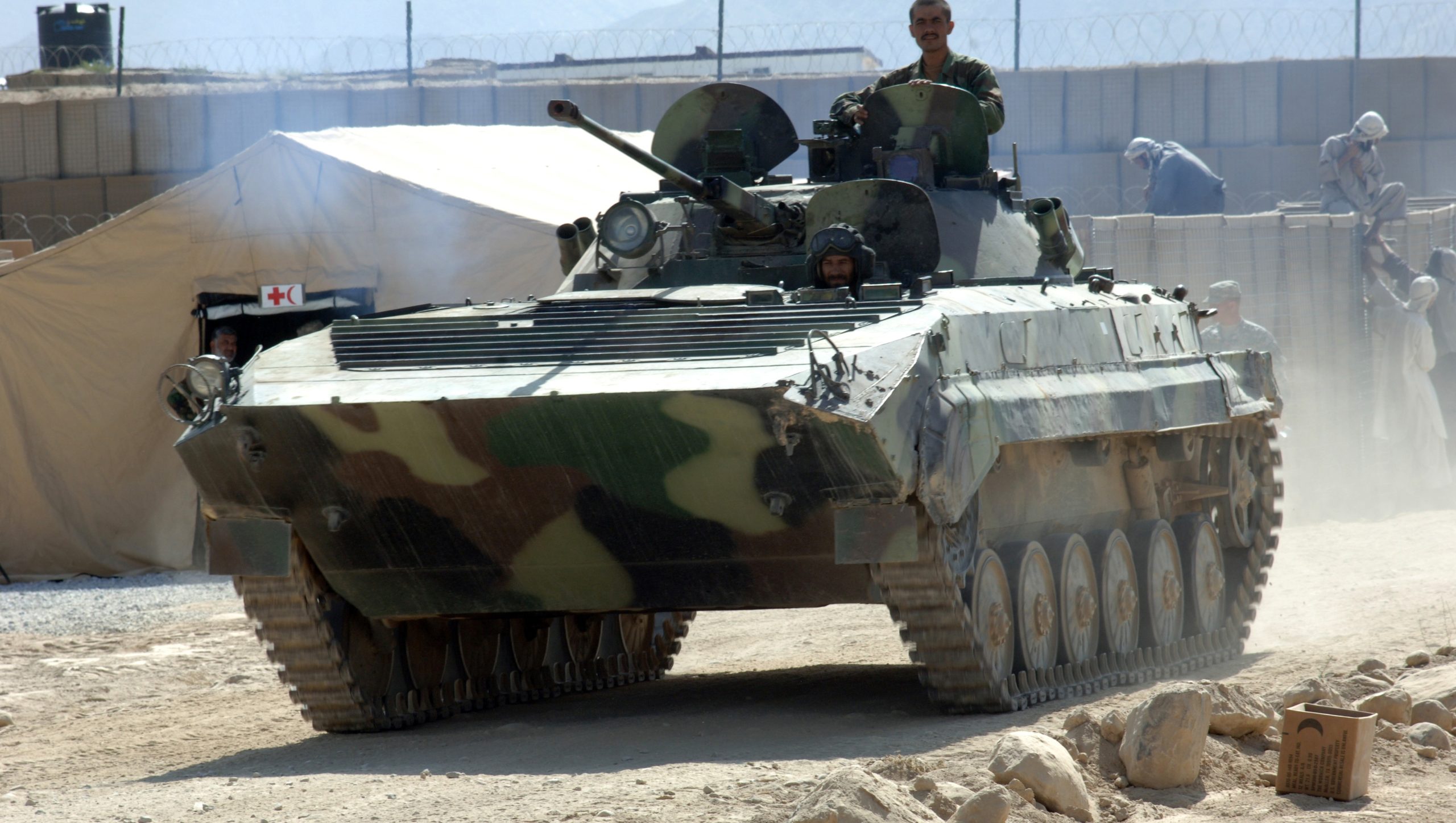 Ινδία: Προχωρά στην παραγωγή 156 επιπλέον ΤΟΜΑ BMP-2