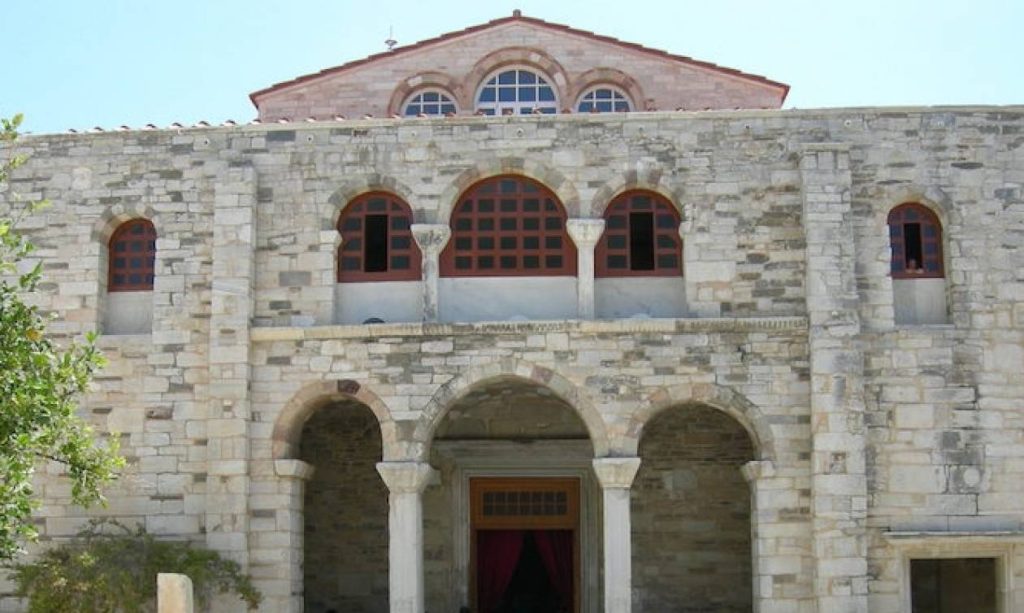 Αυτό το ξέρατε; Γιατί η Παναγία Εκατονταπυλιανή έχει μόνο 99 φανερές πύλες – Τι συμβαίνει με την εκατοστή (ΦΩΤΟ)