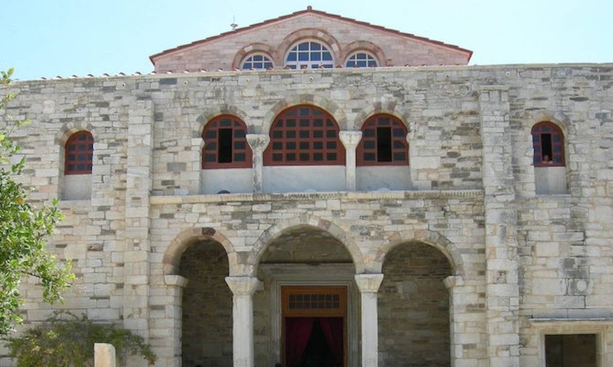 Αυτό το ξέρατε; Γιατί η Παναγία Εκατονταπυλιανή έχει μόνο 99 φανερές πύλες – Τι συμβαίνει με την εκατοστή (ΦΩΤΟ)