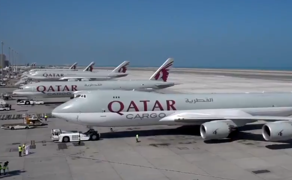 Qatar Airways: Τι λέει η αεροπορική εταιρεία για τα 12 κρούσματα κορωνοϊού που έφτασαν στην Ελλάδα