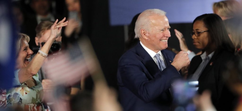 «Ζεστό» χρήμα στον Τ. Μπάιντεν μετά τη δολοφονία Φλόιντ – «Εκτοξεύτηκαν» οι… δωρεές για την προεκλογική εκστρατεία του