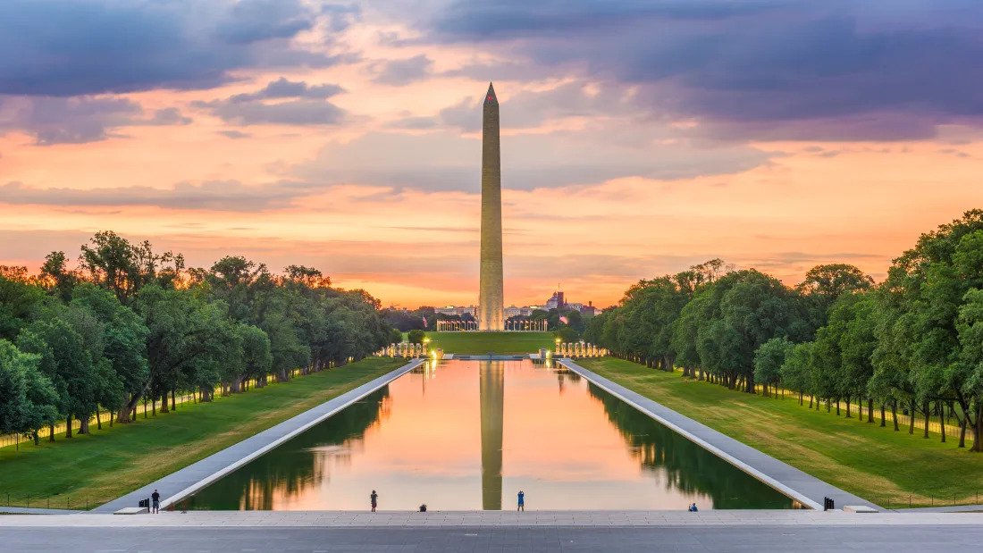 Ουάσιγκτον: Κεραυνοί έπληξαν το μνημείο της αμερικανικής πρωτεύουσας