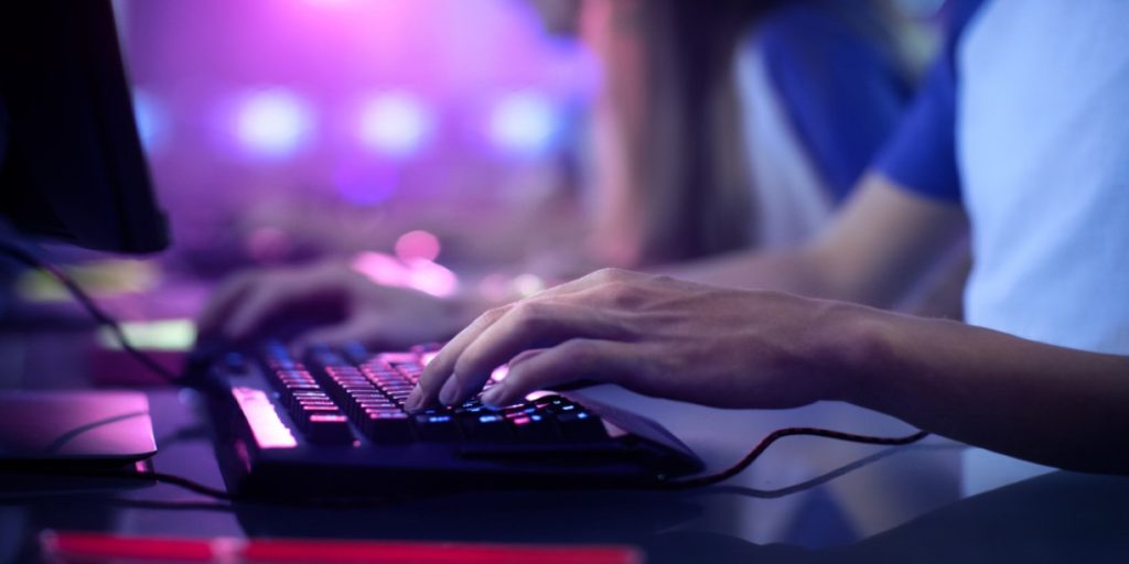 Ο διασημότερος gamer της Κίνας συνταξιοδοτείται λόγω… εθισμού (φώτο)